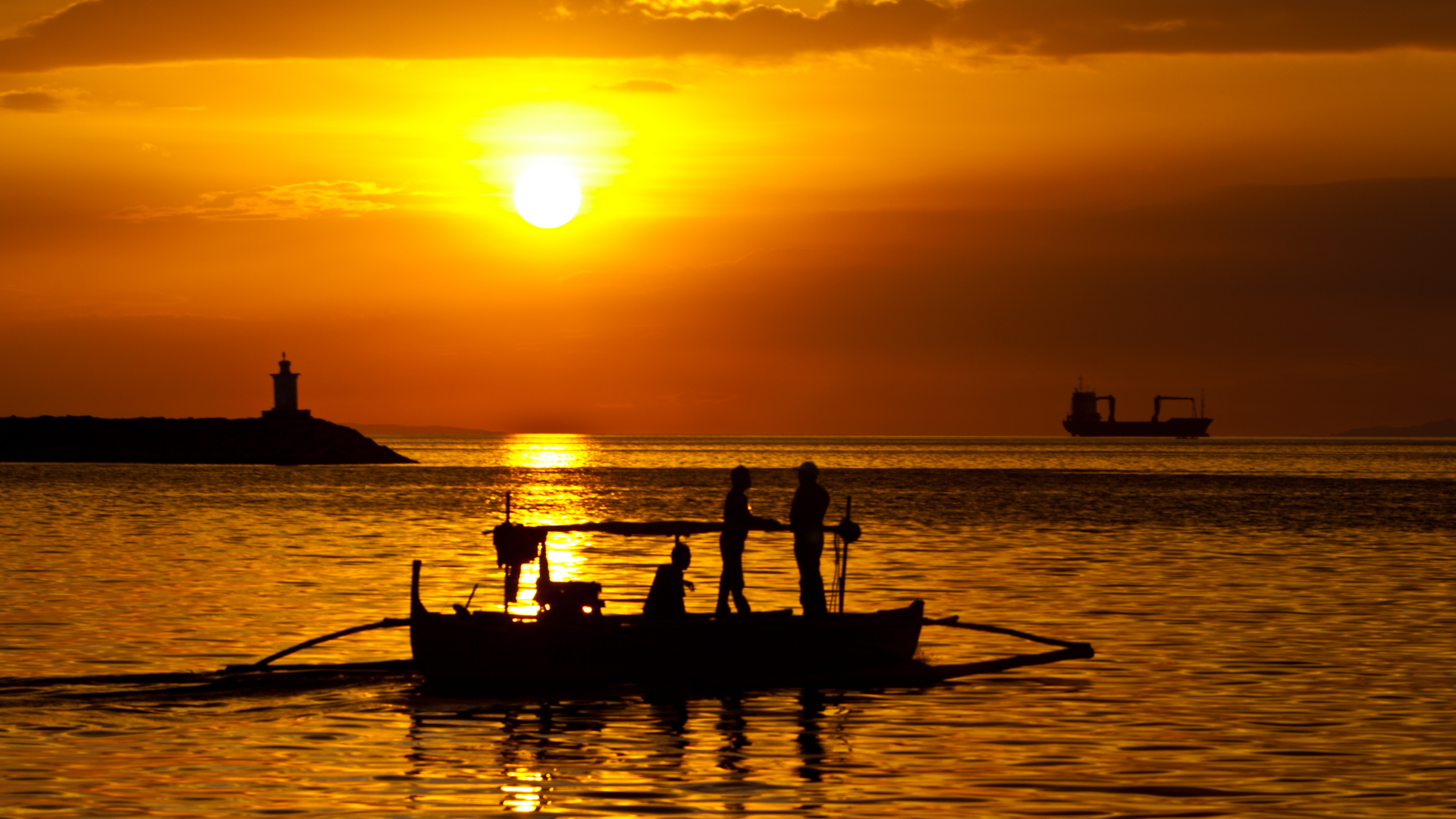 Манильский залив. Манильская бухта. Chasing Sunsets. Sunset at Manila Bay by Ben Alano.